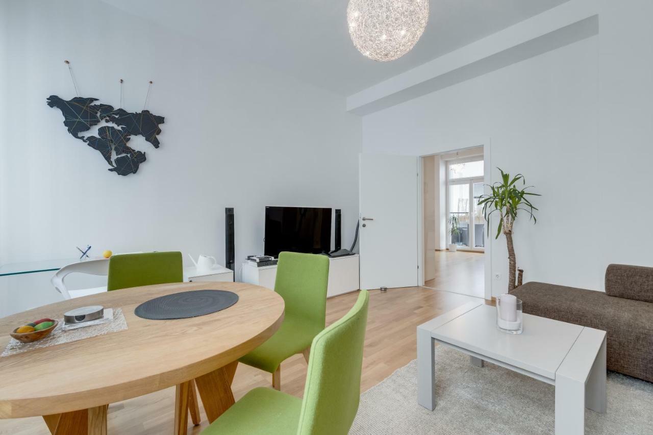 Modern Vienna Apartment Exterior photo