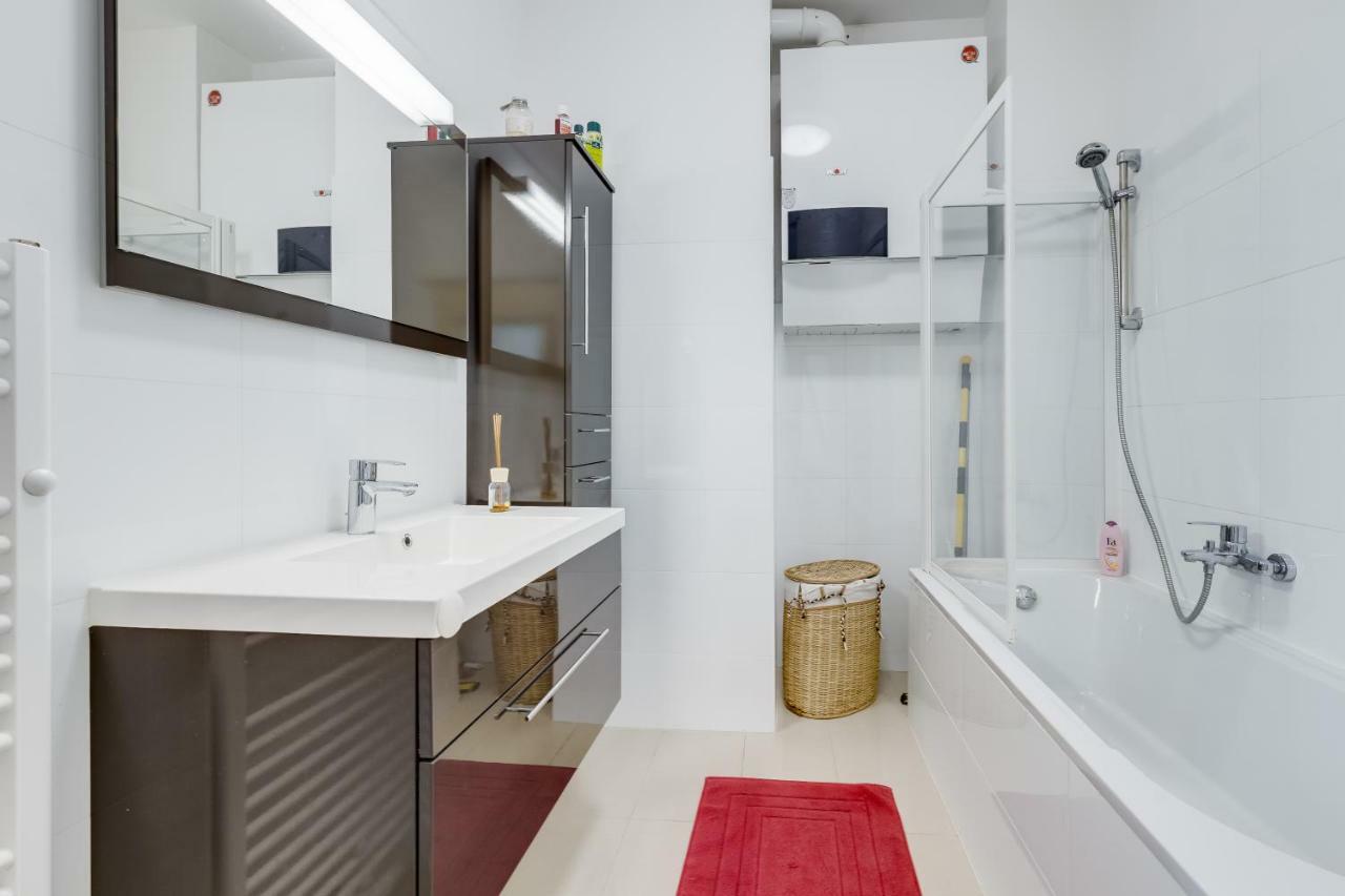 Modern Vienna Apartment Exterior photo