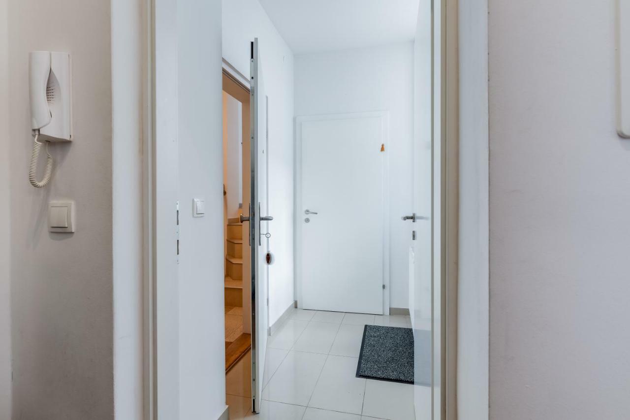 Modern Vienna Apartment Exterior photo