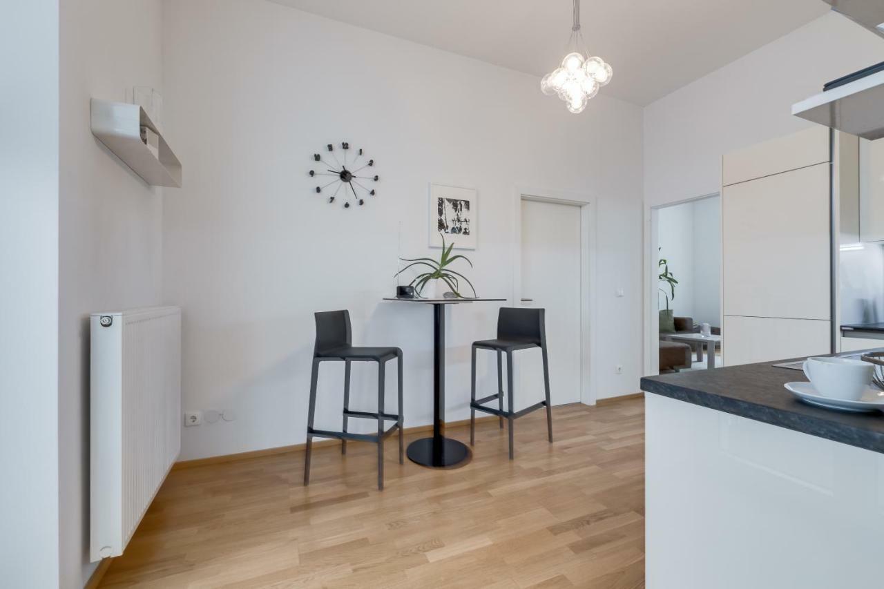 Modern Vienna Apartment Exterior photo